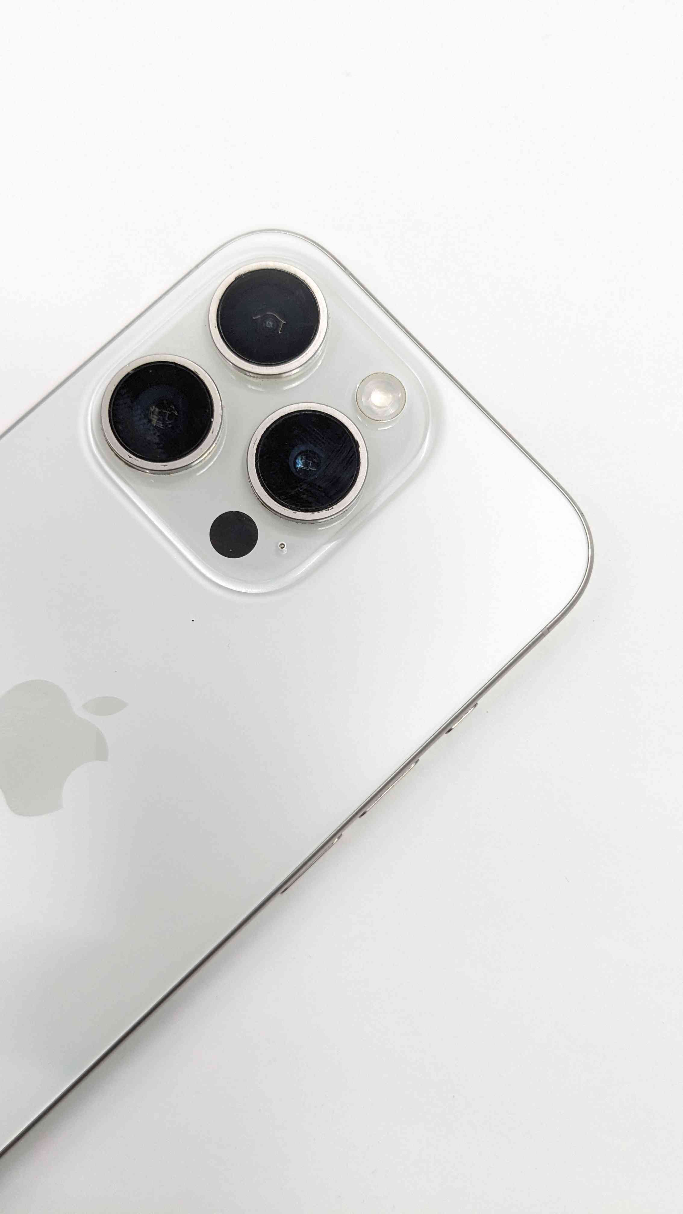 Buy Refurbished Apple iPhone 15 Pro 256GB White Titanium