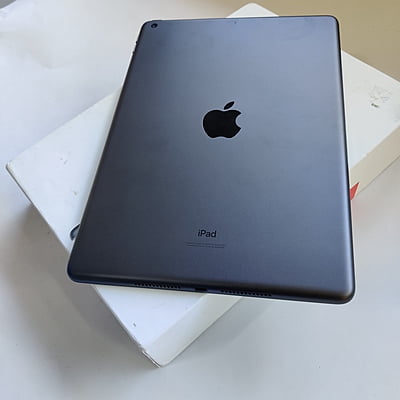  Apple iPad Pro 12.9in 64GB WiFi Only, Space Grey (Renewed) :  Electronics